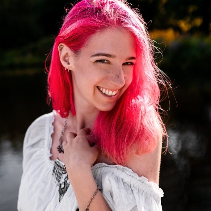 LizaGrimm_Autorinnenportraet-c-web-683x1024.jpg